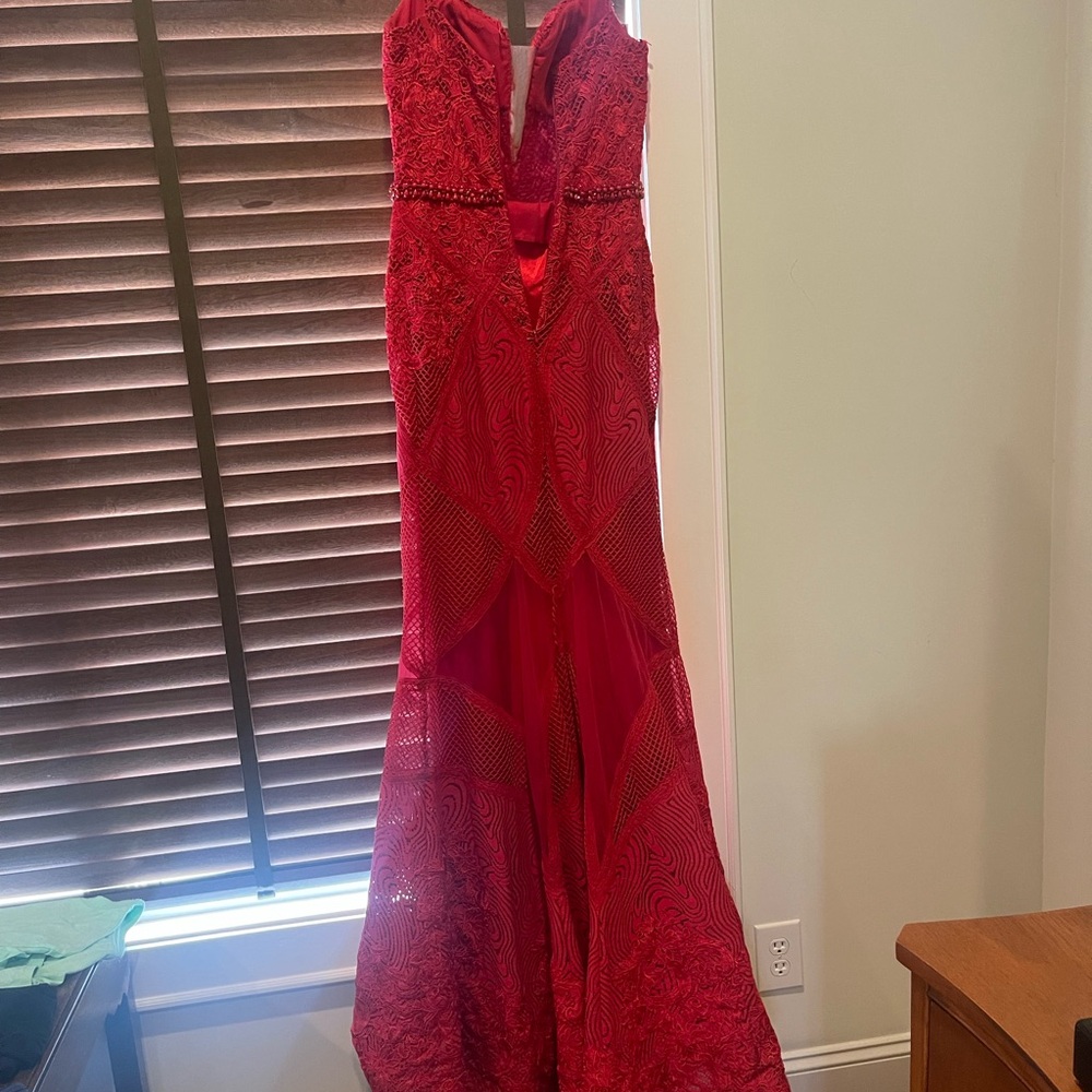 ❤️ Mac Duggal - Size 2 Elegant Red Lace Evening Gown - Picture 3 of 5